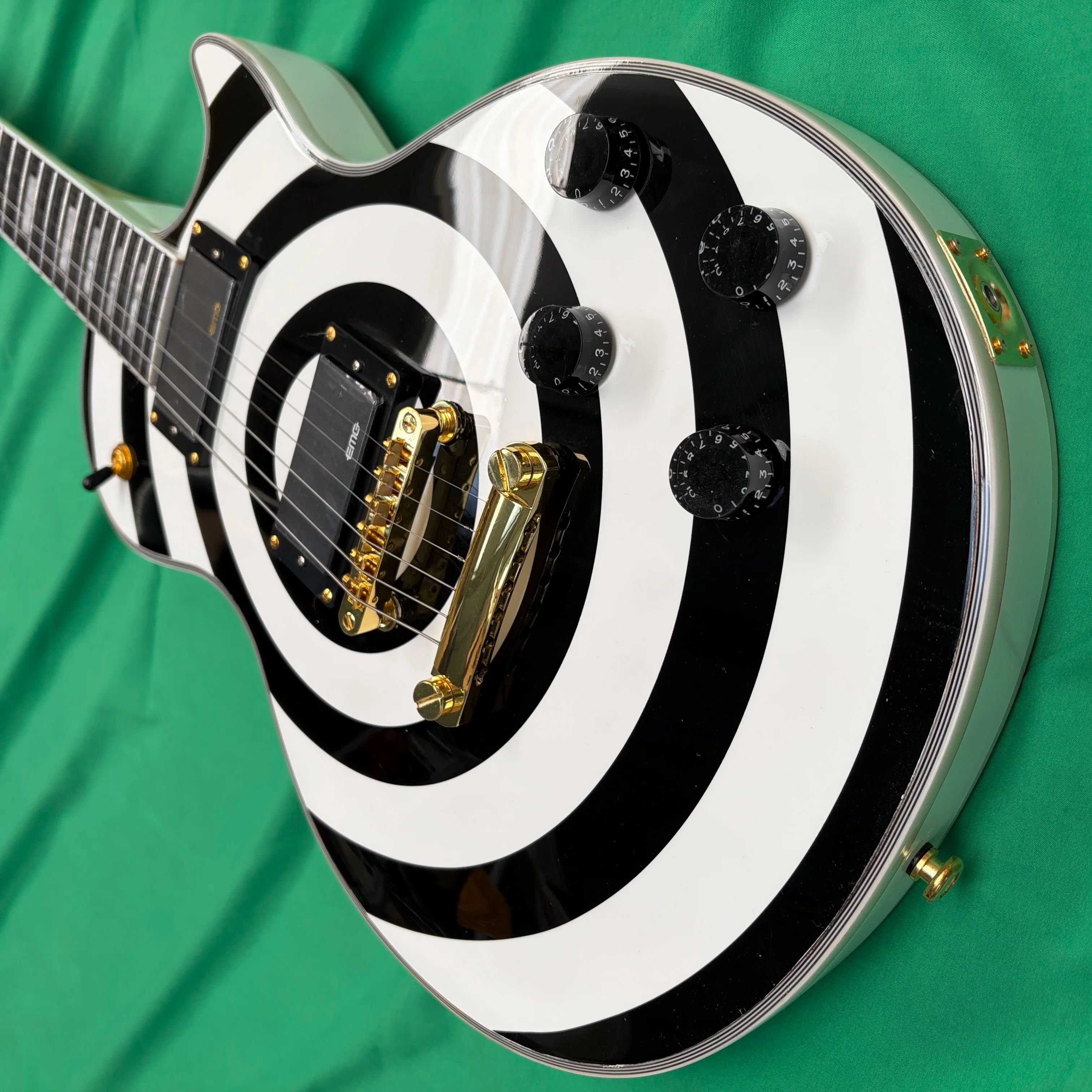 hot selling Classic Six-String – Musical Instrument With Strings Bewertung und Preis